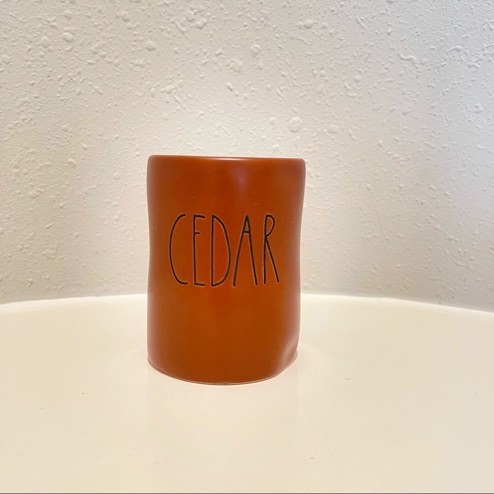 Raw Dunn “Cedar” scented Candle OS NEW